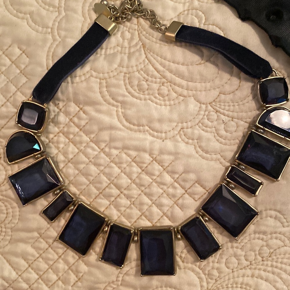 Chicos Navy stone necklace